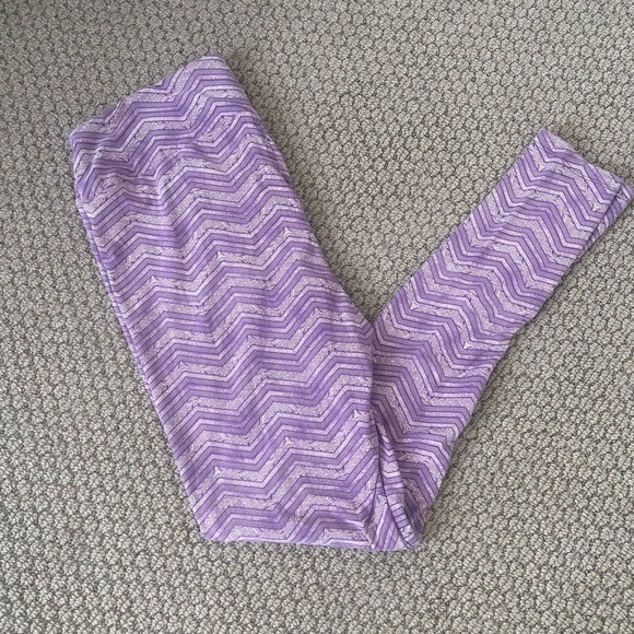 LuLaRoe Pants - LuLaRoe purple chevron plus size leggings